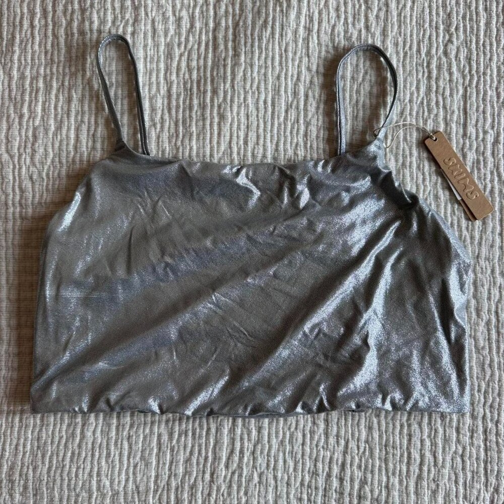 NWT SKIMS Fits Everybody Strappy Back Cami Metallic Silver Cropped Open Back